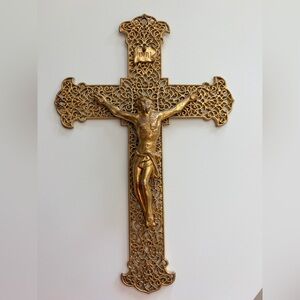 Vintage/ Antique Style Gold Filigree Wall Crucifix Cross